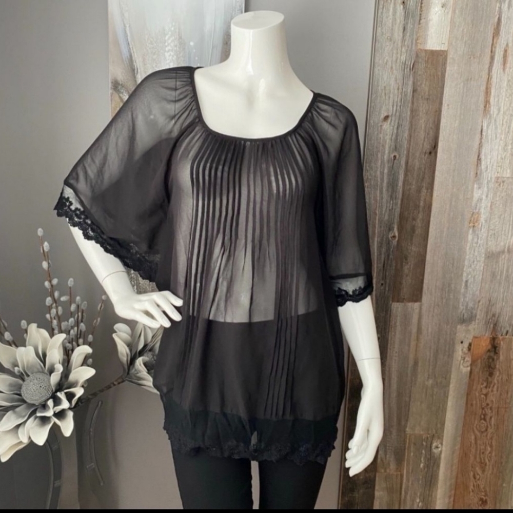 Vero Moda Size medium Loose Classy Blouse